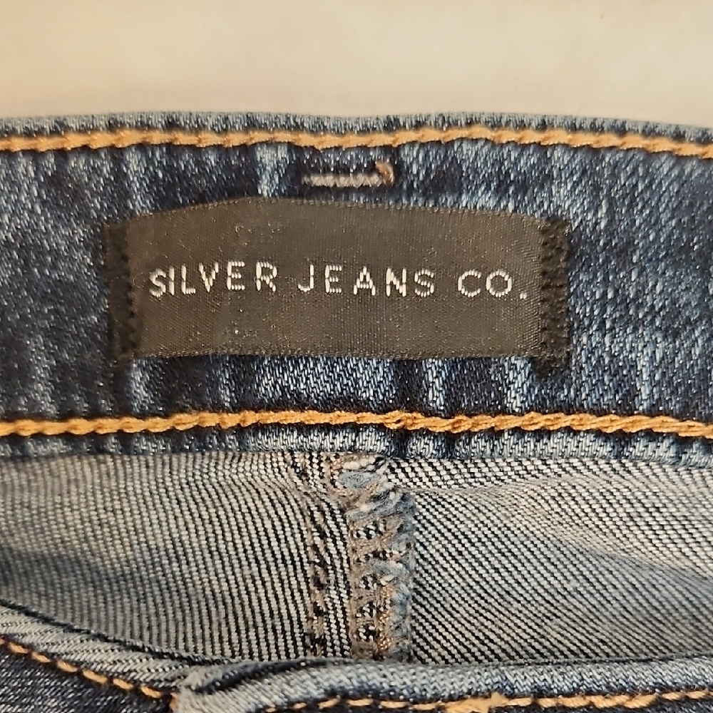 Silver Jeans High Note Flare in Blue.Never Worn Size 27x33